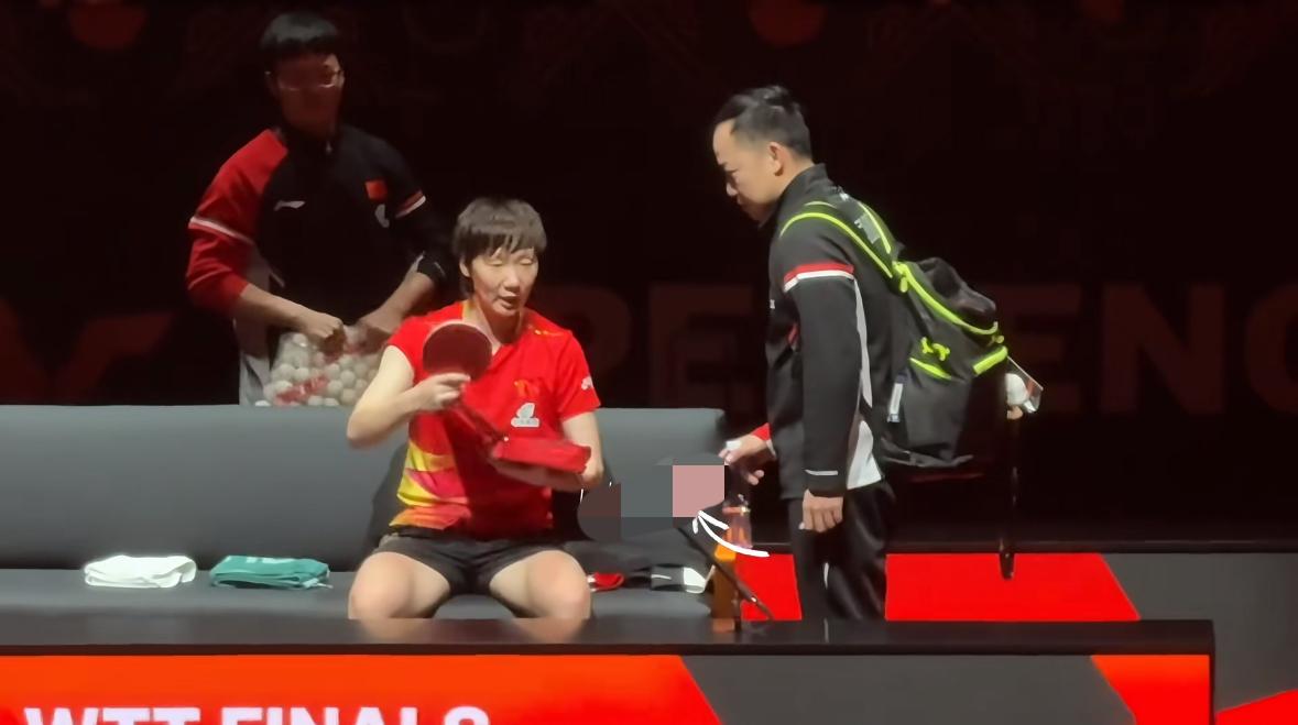 香港总决赛王曼昱4:1朱芊曦晋级半决赛啦——感谢任皓教练！12月12日，W