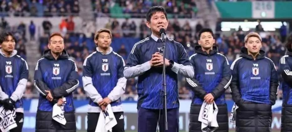 国足球迷相信森保一的日本男足不会像去年的日本女篮那样最后一轮意外输球！前不久日本