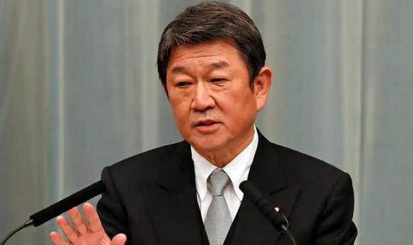 日本外相也急了！9月29日，日本外相茂木敏充在记者会上跳出来，死咬着“敌国条款”
