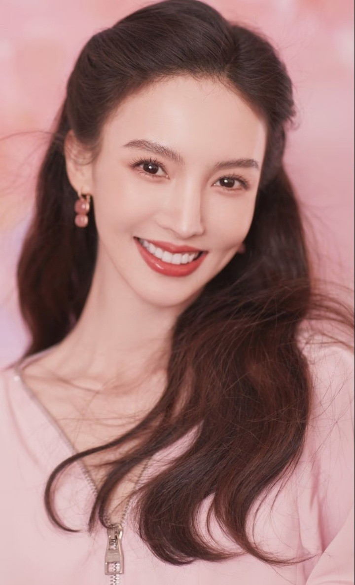 1.沈腾在综艺现在就出发里说自己半年没工作，并不是他没工作找，是真想好好休息。不
