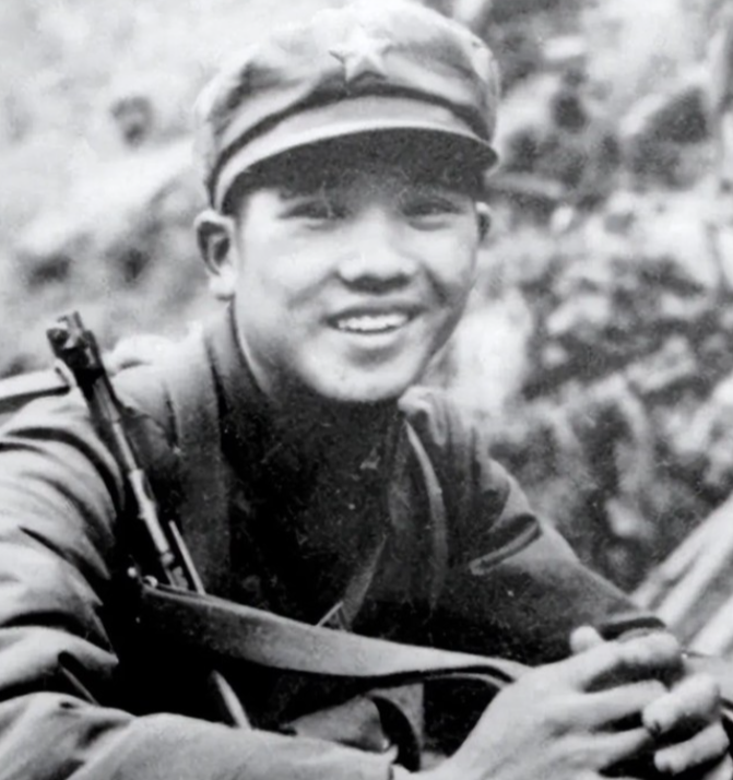 1979年，在对越自卫反击战中，陈全钢在送信途中暴露。越军对他穷追猛赶，他走投无