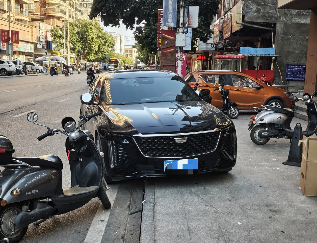 年轻人为什么那么喜欢凯迪拉克CT5？看过实车的朋友应该都会觉得它的设计确实非常好