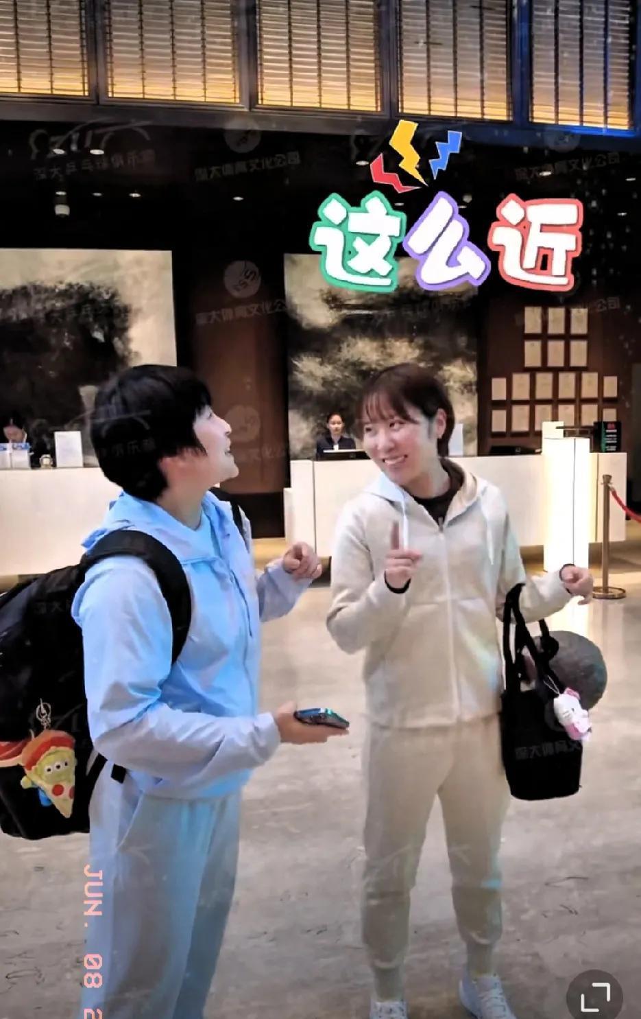 回到河北雄安的孙颖莎竟然消失不见了，官媒和自由撰稿人都拍不到孙颖莎的踪影，“落地
