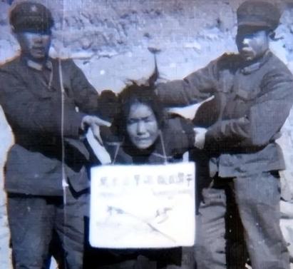 赤列曲珍原本是旧西藏的贵族尼姑，在封建农奴制度下，她习惯了高高在上的生活，视底层
