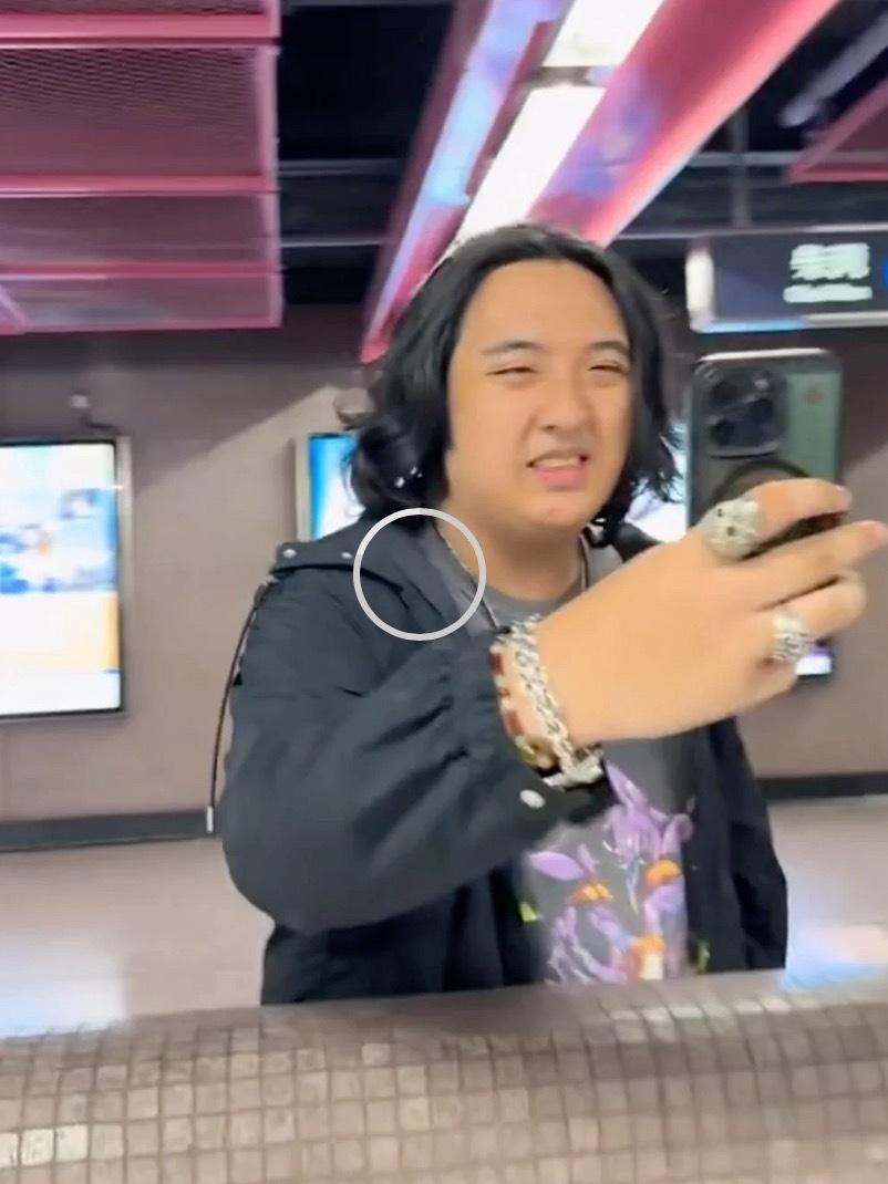 费曼和杨阳洋互拍....两个孩子都长变样了​​​