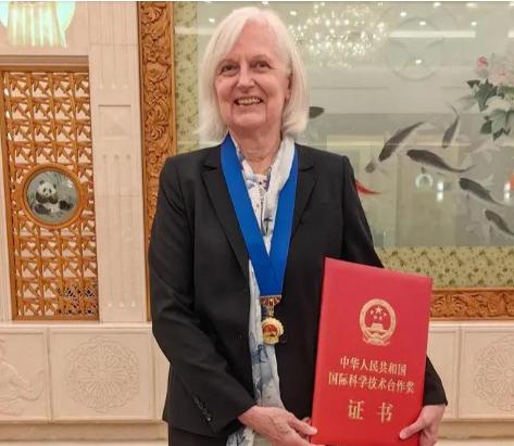 没想到中国光刻胶研发的“大佬”级别的人物竟然是她。她就是2026年新晋中华人民