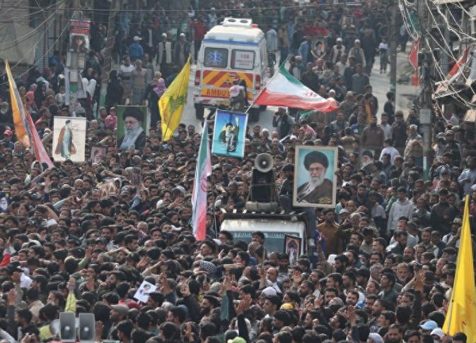 谁能想到，美国自己人直接把底给掀了，一份被泄露的绝密情报，狠狠打了白宫的脸，内容