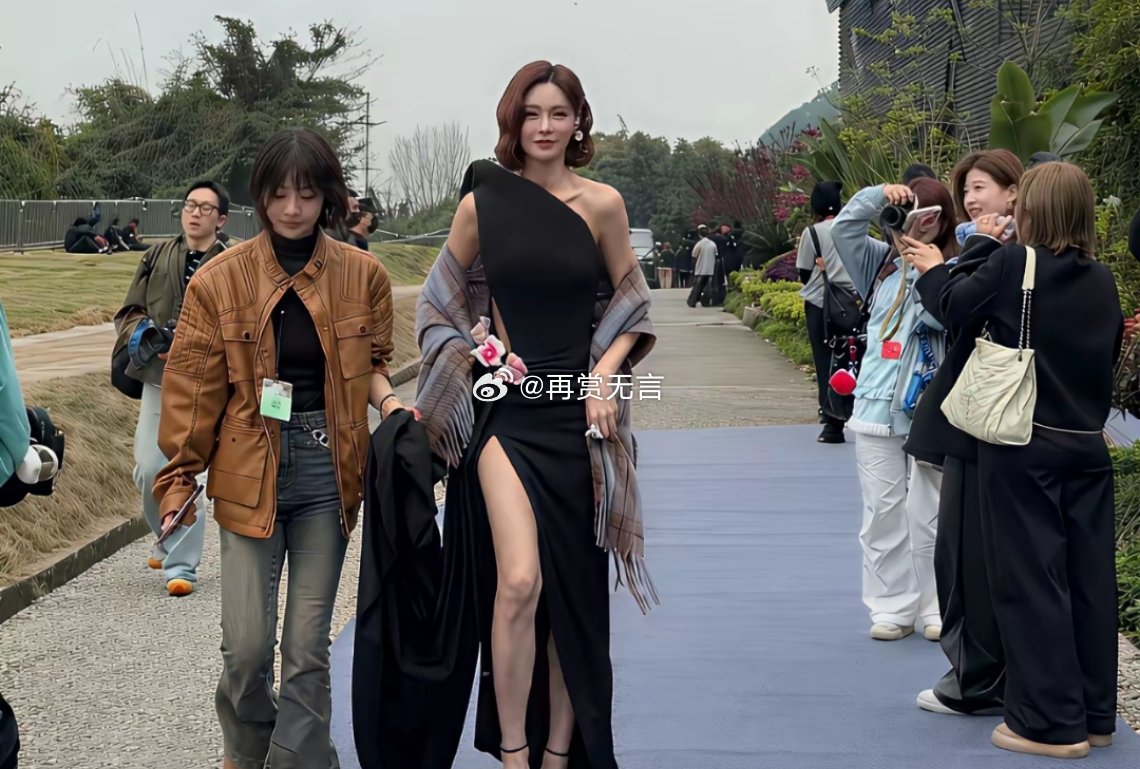 突然理解杜海涛了，沈梦辰直接艳压周边所有人。