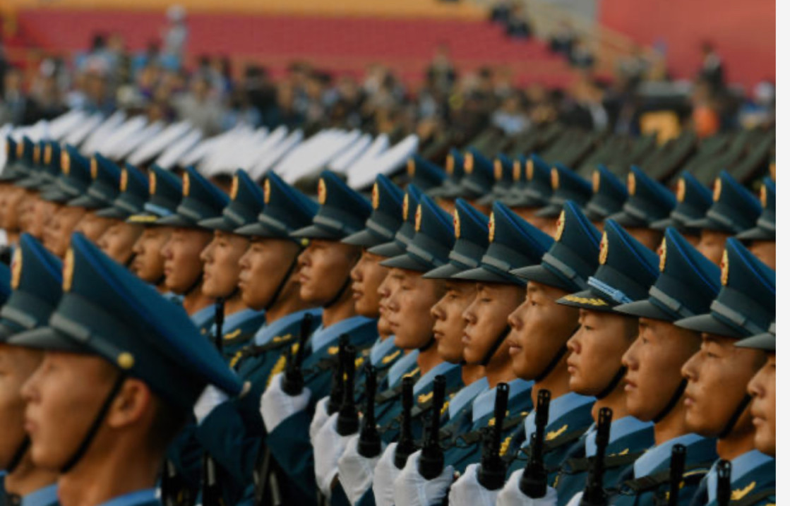 今年很罕见的是，中美俄法英5个大国都举行大型阅兵。特别是中国、美国在今年都举行大