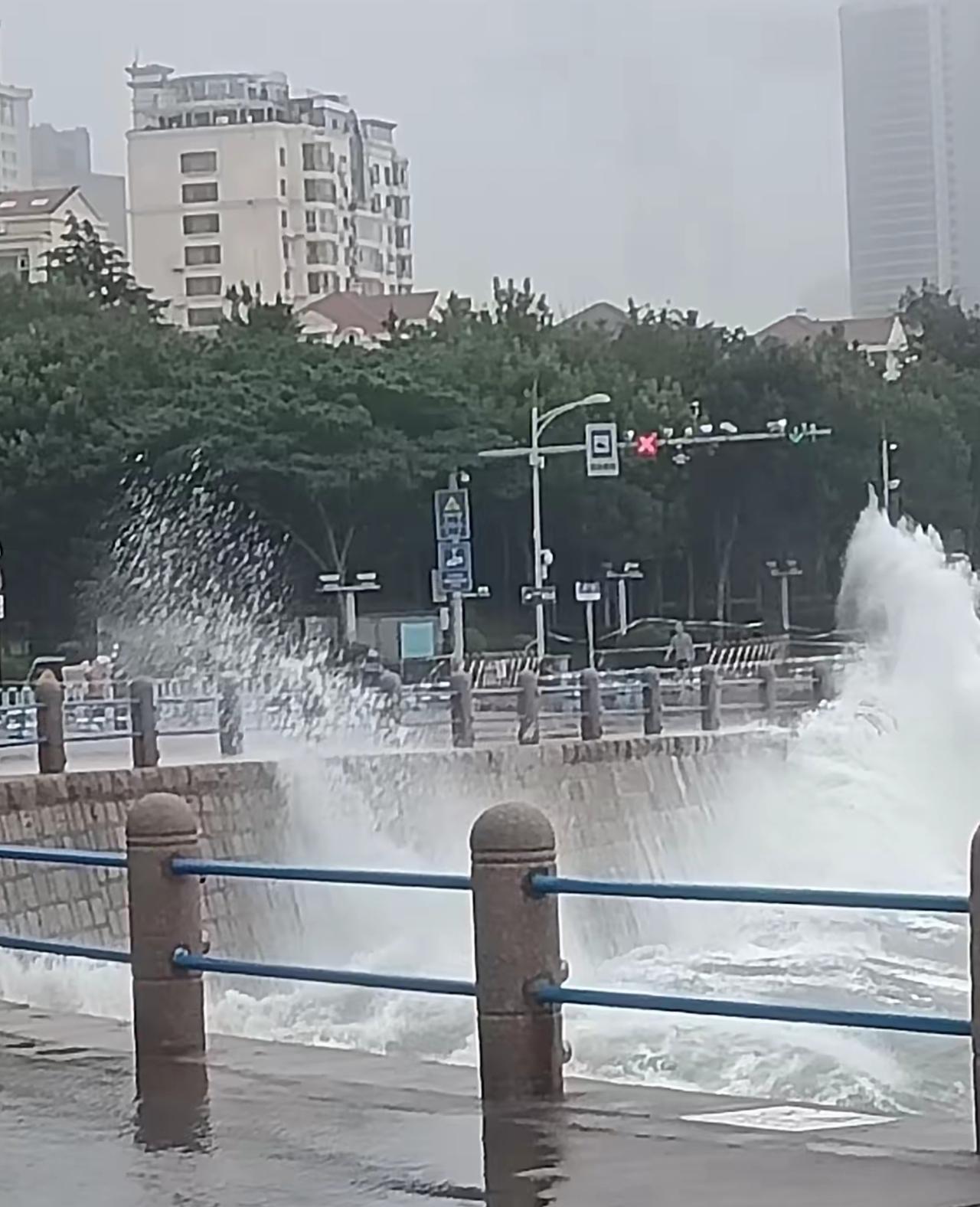 台风“巴威”未直接登陆青岛，而是横穿山东半岛移入黄海微头条《原创》台风“巴威