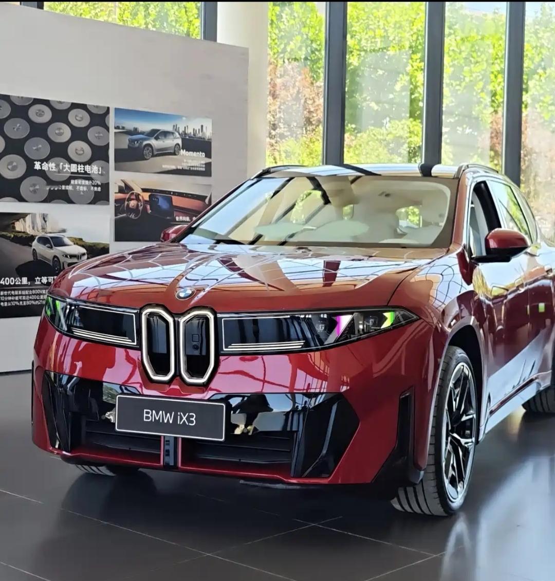 实探全新宝马X3：双肾发光脸没翻车，开起来还是那个&34;驾驶者SUV&34;说实话，新一代X3刚放