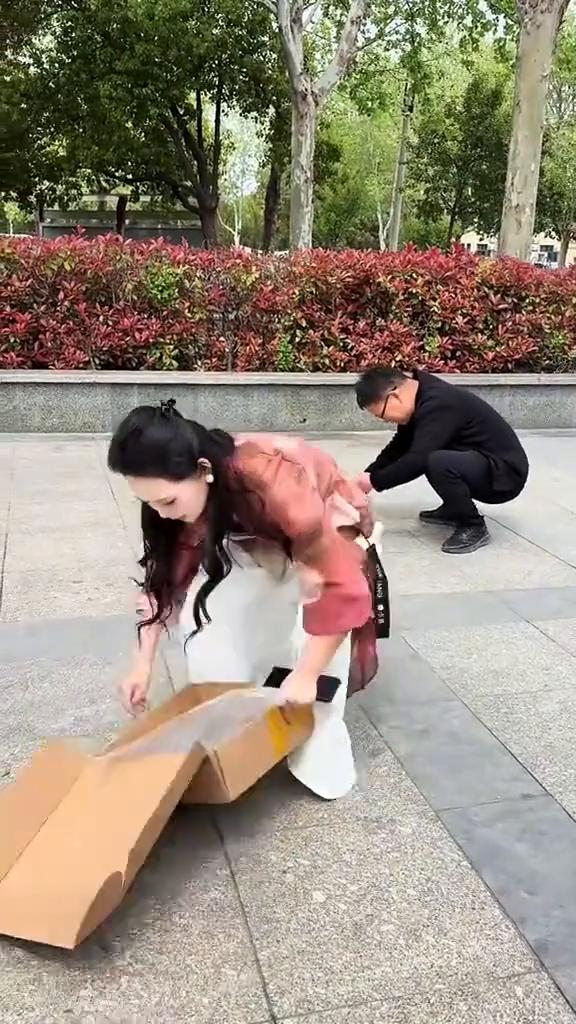 哎，哈哈。