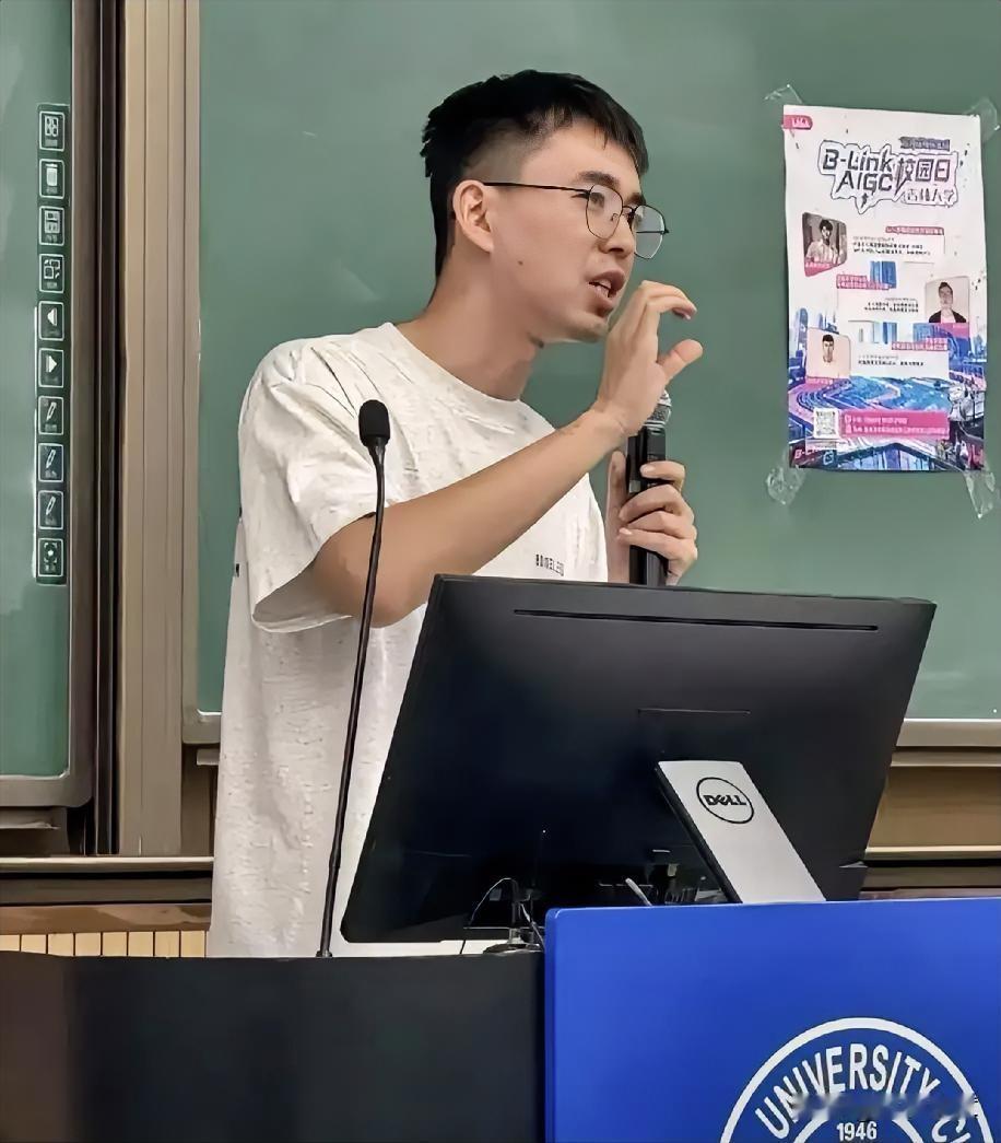 耿同学的回报来了，不是单挑赢了五位学者，也不是吉大找他回去做交流，而是官媒下