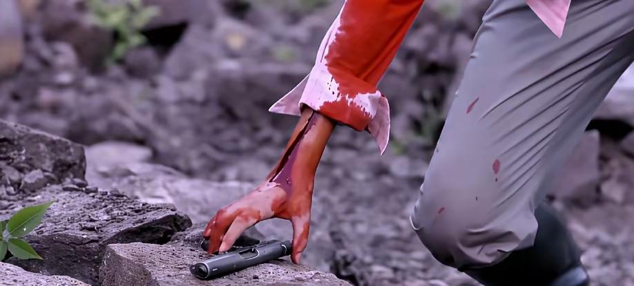 跳崖前，她把铜钱含在舌尖——不是浪漫，是诀别。1941年狼牙山，胡德林和四位男