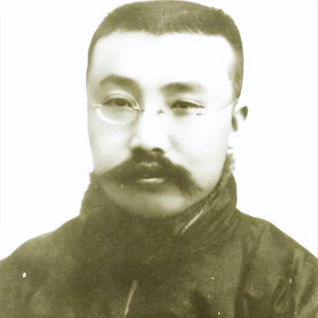 胡适说:毛泽东不是我的学生。他只是在北京大学图书馆工作。按照他当时的水平，根本考