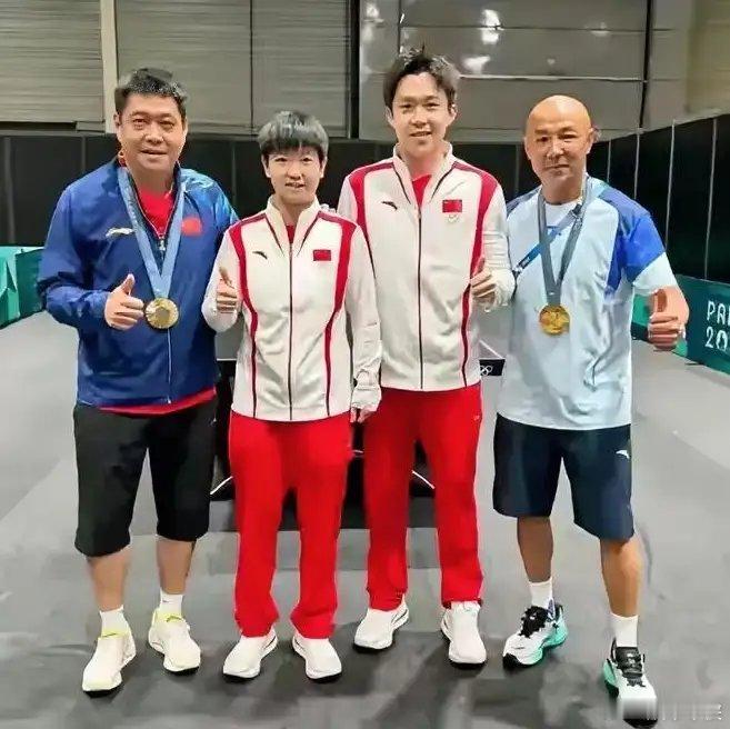 肖战不愧当了副总教练，马年第一天的作文很燃：怀着上一年的热爱，奔赴下一年的山海！