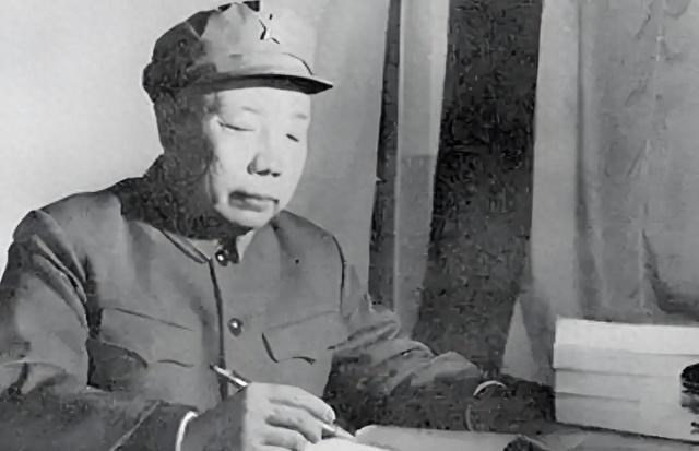 1985年，开国上将萧华预感自己时日无多，紧急向中央郑重提出请求：能不能把我“大