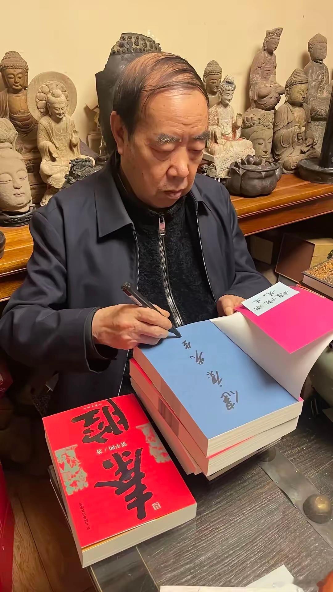 开生祠建庙堂，他配享太庙？贾平凹展馆文学馆艺术馆研究院共12处。贾平凹现象。不由
