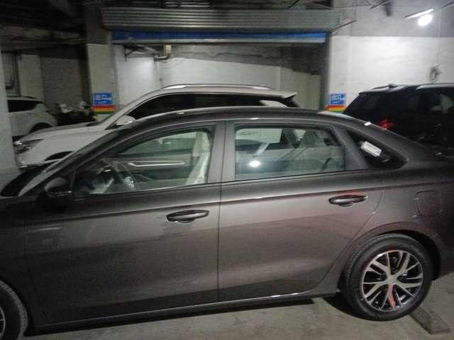 吉利帝豪手动燃油车永远不可能退出汽车市场，基于这一点，所以我坚决选择了1.5l