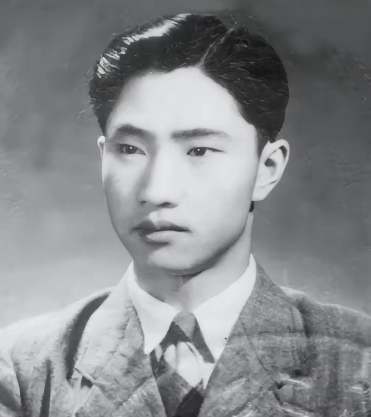 1954年，我党针对内部情报人员进行了一次清查，发现一个远赴台湾的情报员失联已久
