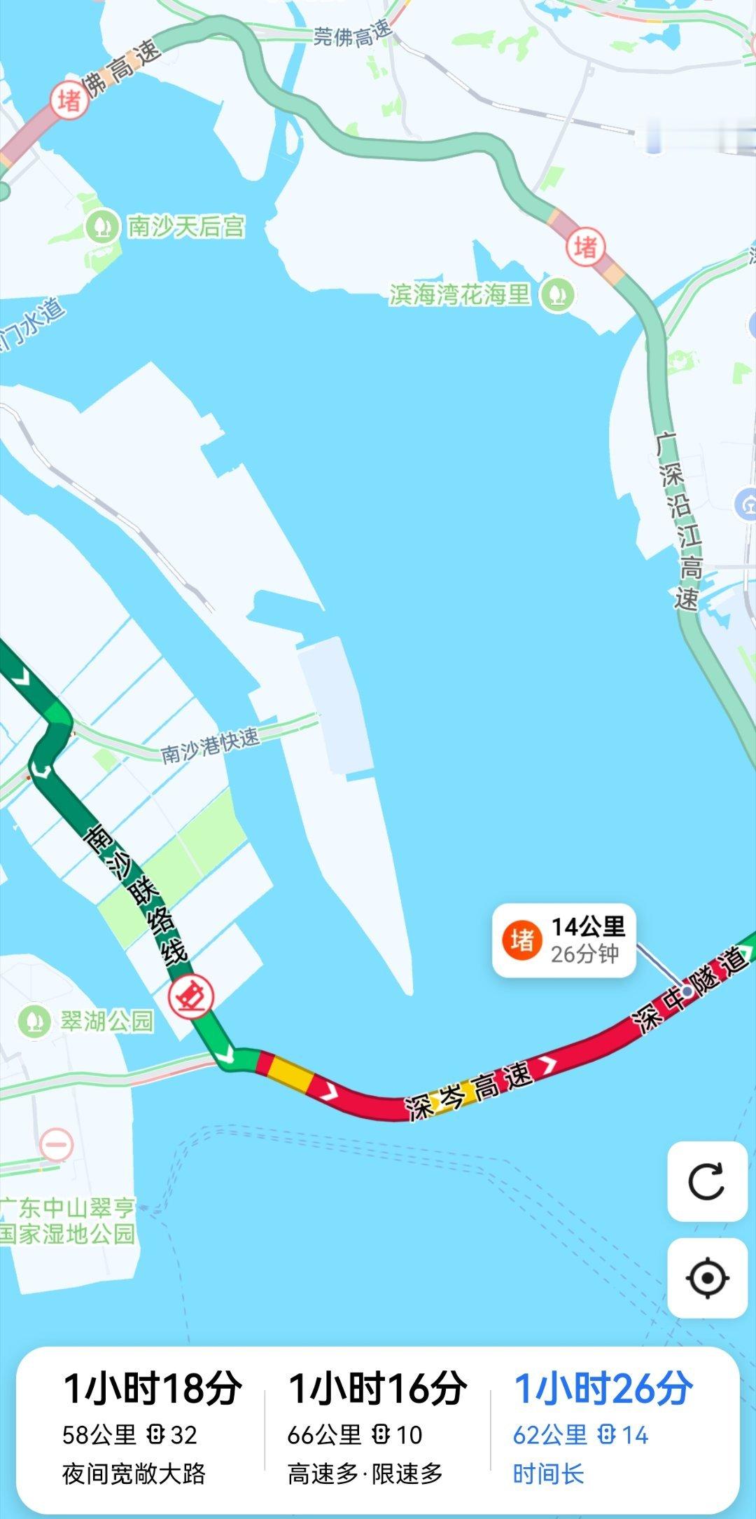 深中通道还在堵车。
