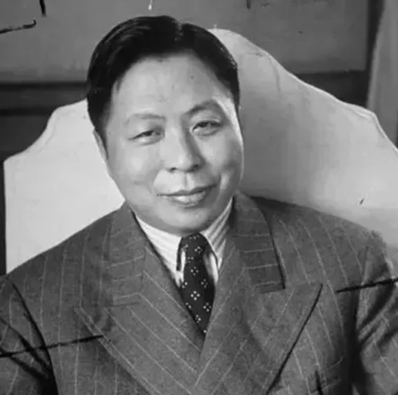1952年，蒋介石过生日，请吴国桢吃饭，第二天还派了一个司机送他回去，谁知半路上