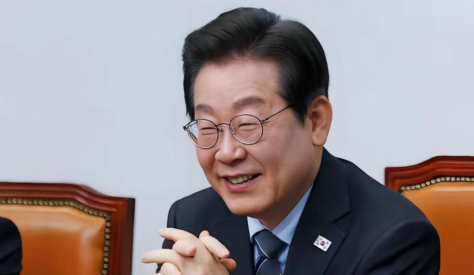 李在明要破防了！不是因为去美国没享受到总统级接待！也不是金正恩参加了咱们的9.3