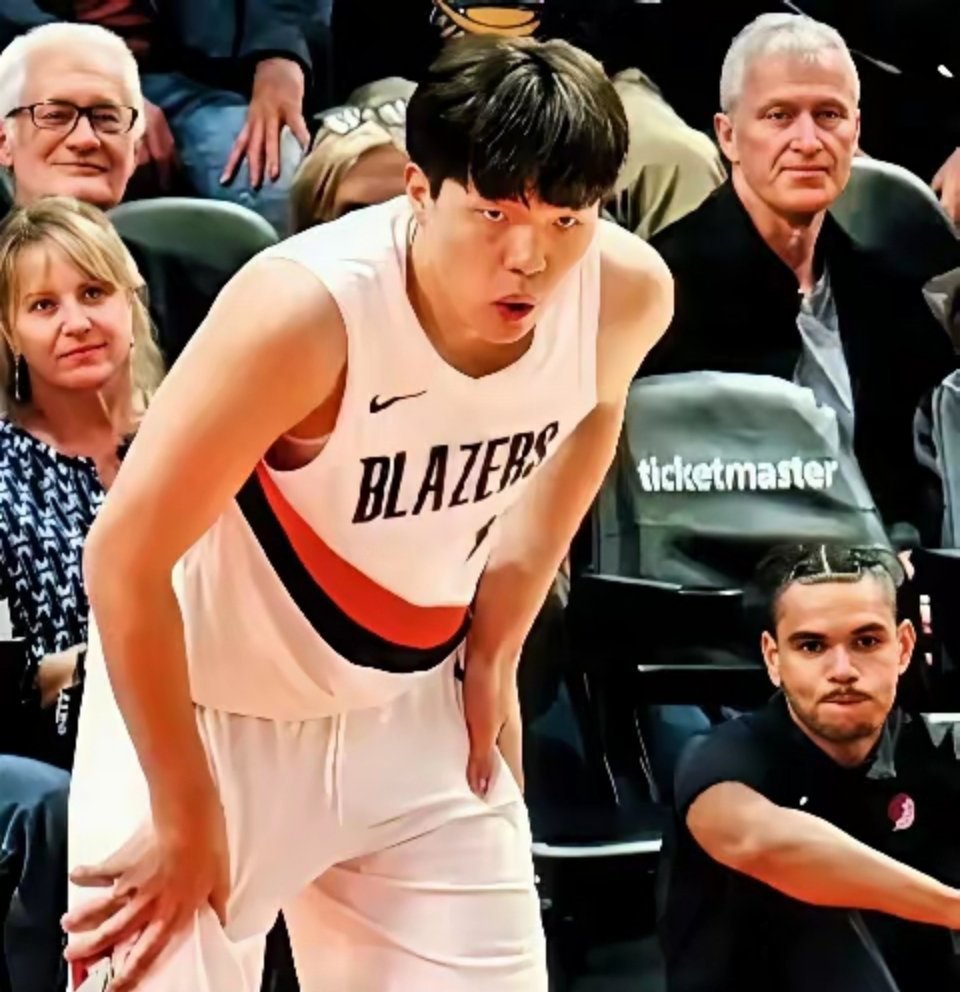 被美国人起绰号的七位NBA中国球员，谁的称呼比较霸气？谁的绰号太窝囊？1、姚明：