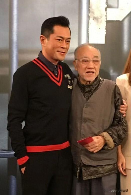终于理解了，83岁的卢海鹏哽咽感谢古天乐，最动人的不是他帮付医药费，