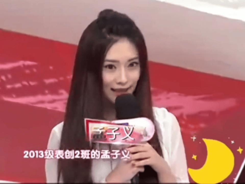 8年前倪萍就直接对着镜头揭短过孟子义：你整了没有？孟子义当时直接愣住了……有