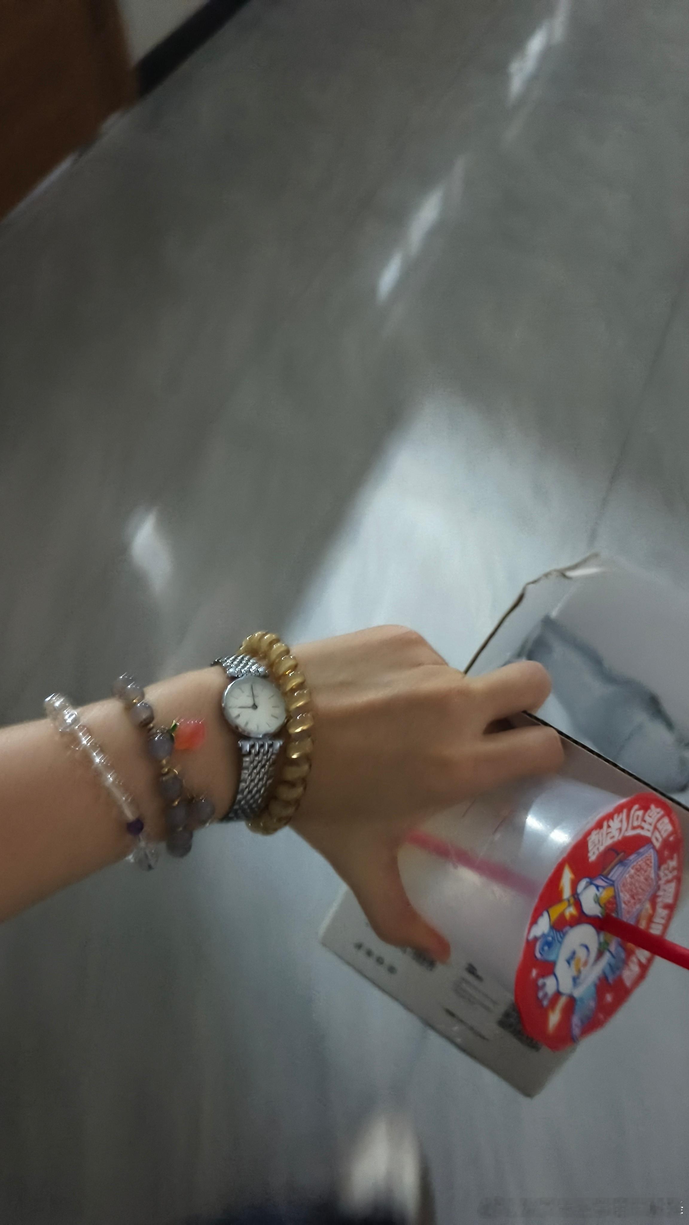 2026/09/031.早上把衣服穿反了。。十点多了才发现(此时刚上课。)原因是我说我胖了让xyd看