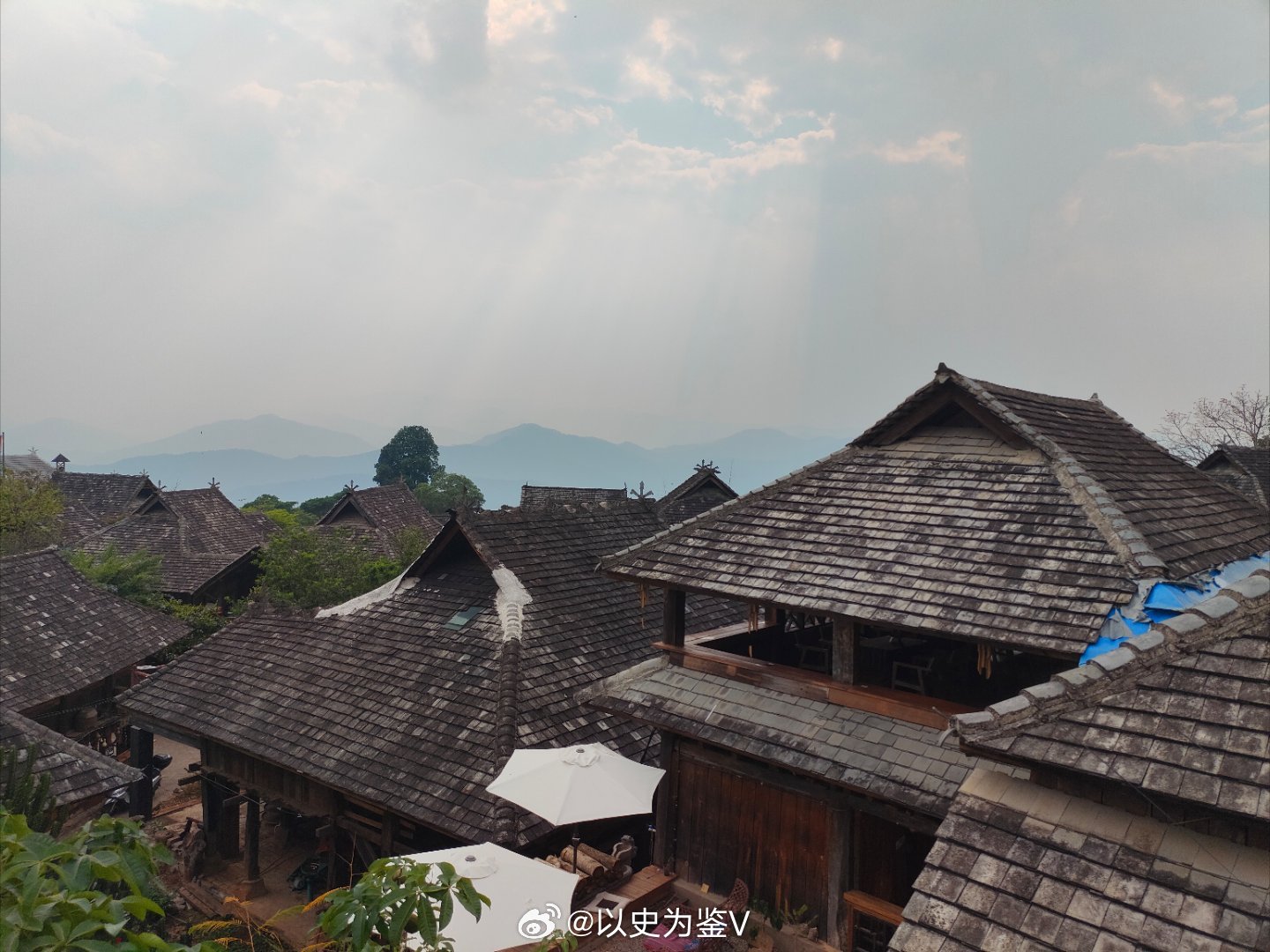 说一个世袭土司参加革命的故事。历史知识历史人物在云南边陲澜沧景迈山，布朗族有一