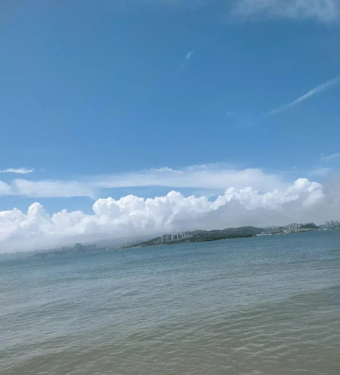 非常通透的一段话：“当你接触的人多了，就会发现，凡是情绪稳定、睡眠好、不焦虑的人