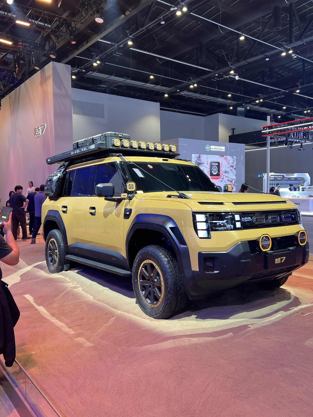 广汽也出自己的方盒子了。越7，其实素车更好看。