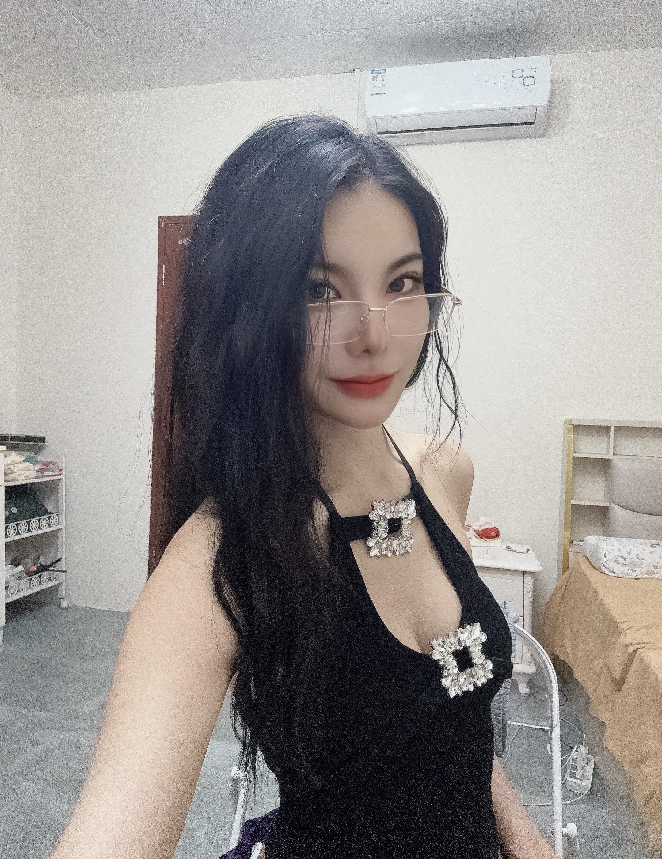 第一次当美女，手都p酸了