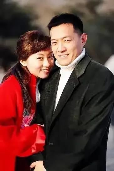 这对夫妻离婚挺莫名其妙的。我说的就是演员王晴与李梦男。以前经常看见两个人一起秀