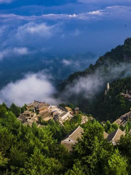 如果说洛阳主城区，藏着十三朝古都的雅致风骨，那下辖县区，就藏尽了豫西山水的灵秀洒