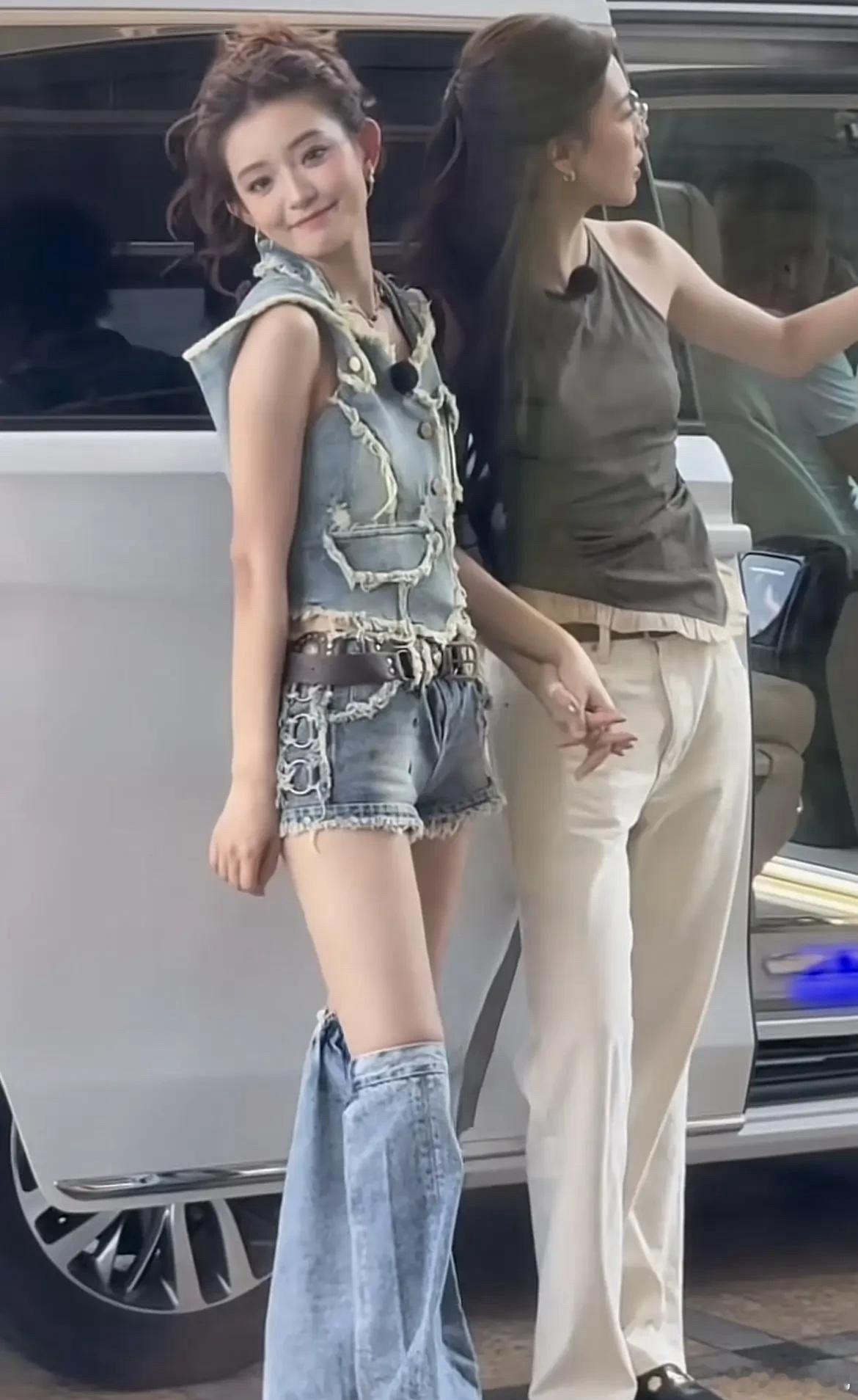 一个敢设计，一个敢穿，真是太牛了啊！