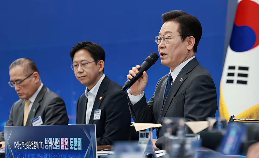 不要美军，韩国下决心了当地时间20日，李在明在出席国防工业发展研讨会时表示：