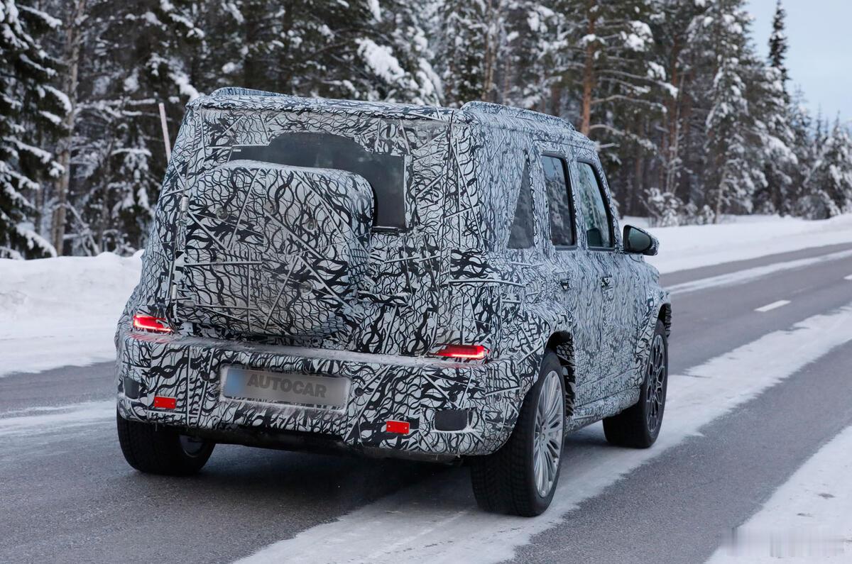 型车街拍奔驰入门版小G最新谍照，这轮廓怎么有点像本田Element