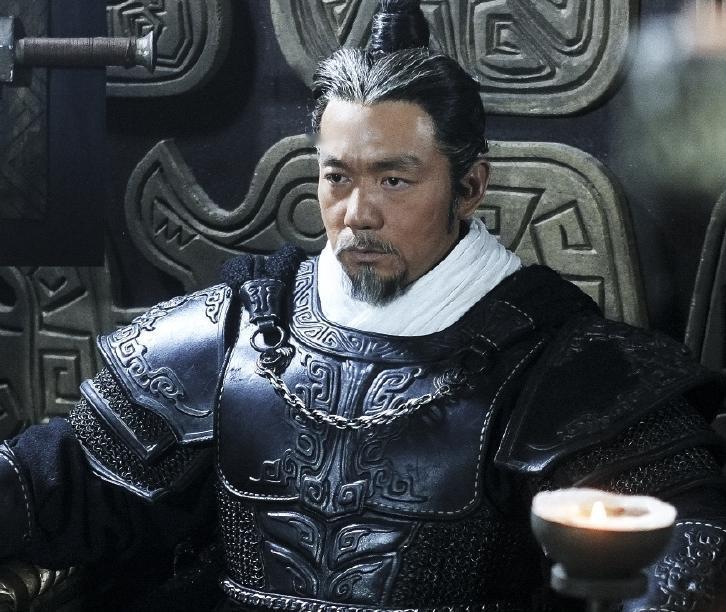 粟裕常被称为当代白起，确实，两人军事天才，战功也是赫赫，尤作战手法出奇相似，皆为