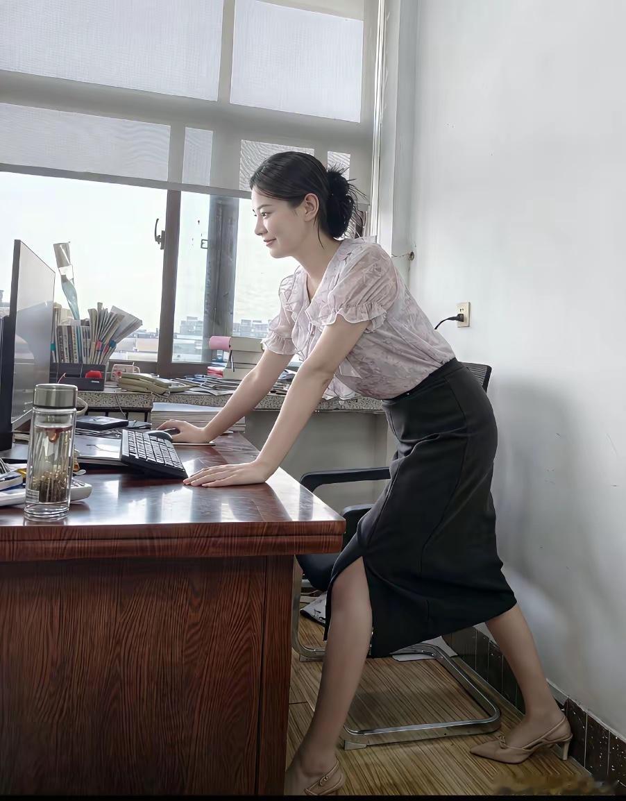 这在体制内，怎么也得是个科级吧？ ​​​