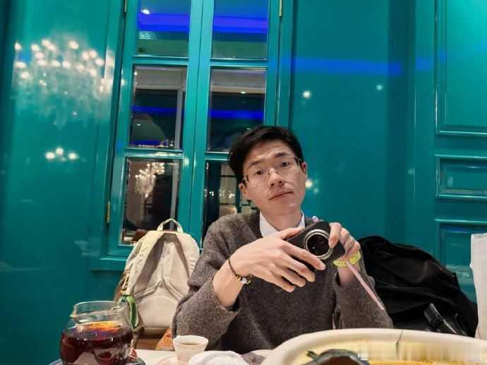 上海一幼儿园教师离世一个大男人，天天被95%以上的女人包围，很容易被变得多愁善