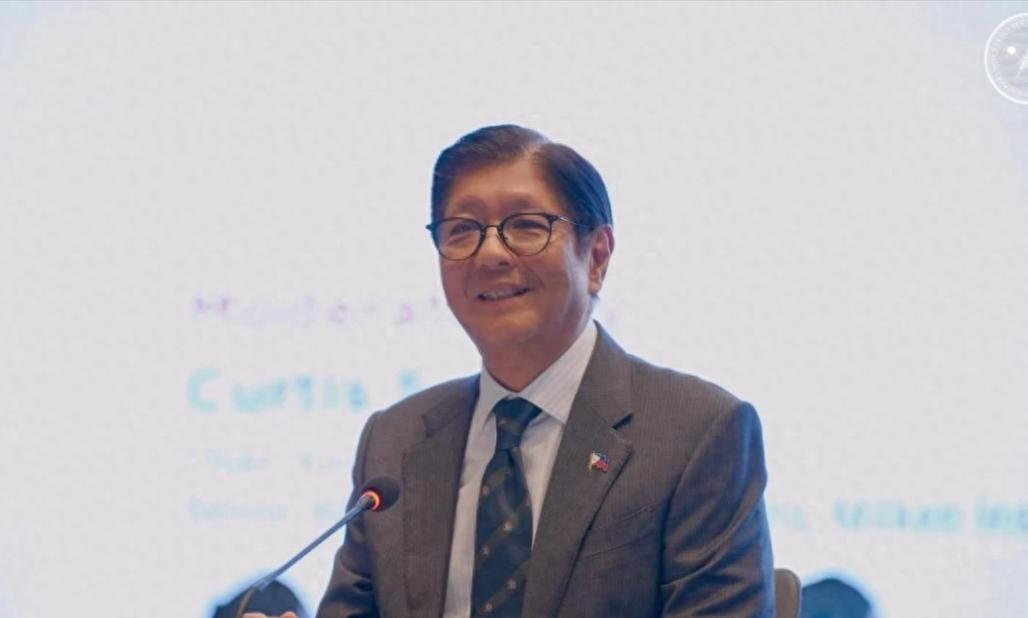 马科斯大概做梦都想不到，自己原本想借着“政治清洗”把杜特尔特家族彻底踩死，结果却