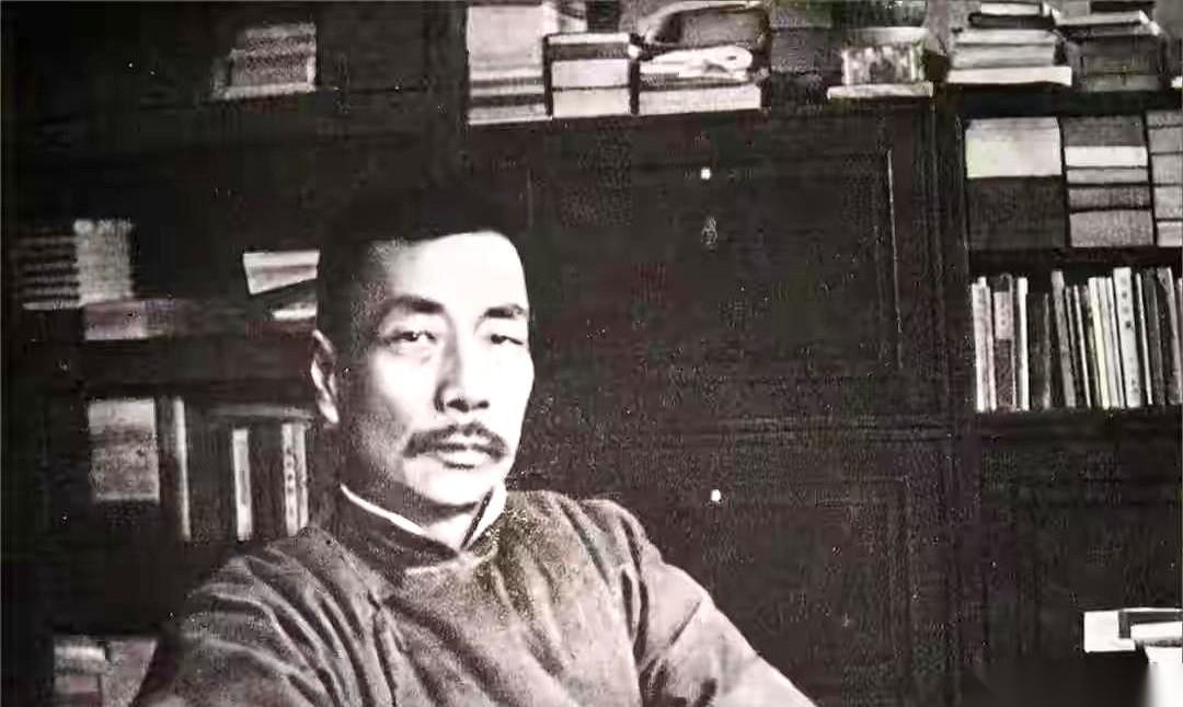 电话那头，舅舅声音一下就凉了半截，“你表弟要上补习班，家里也紧。”五千，就为五