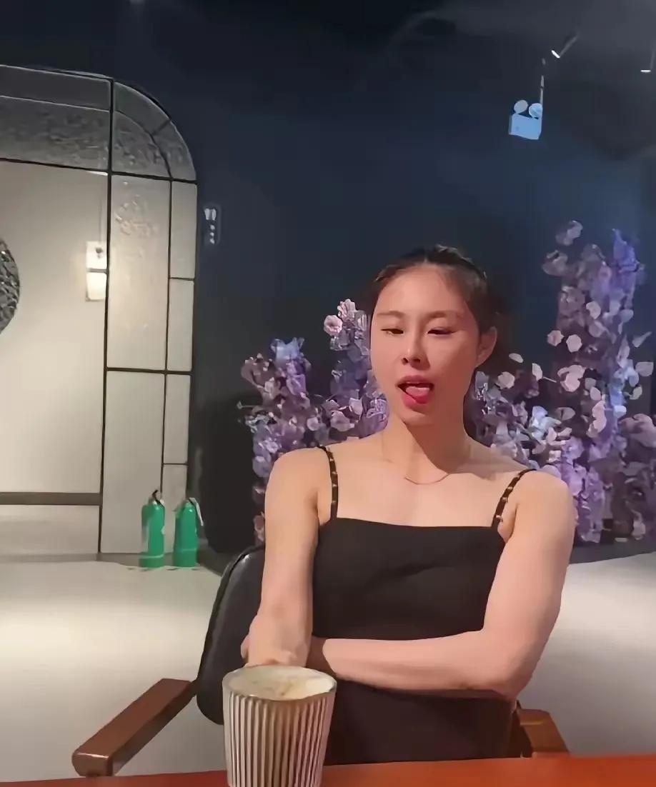 这难道是王思雨吗我假如很有钱，我100%的去追王思雨王思雨真的很漂亮王思雨