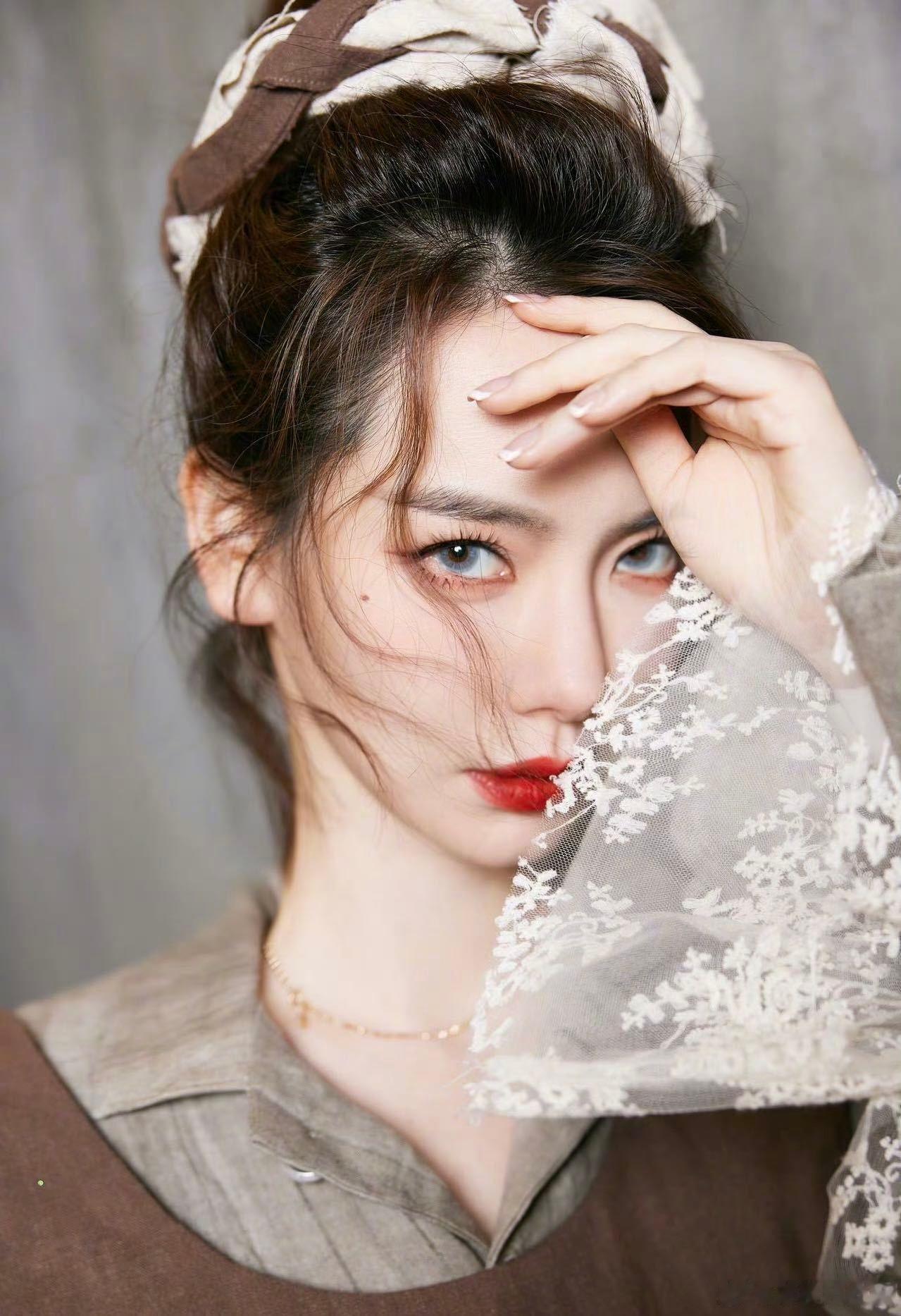 戚薇回忆戚仙女时期 谁的大侦探DNA狠狠动了！戚薇翻出当年“戚仙女”名场面旧照，