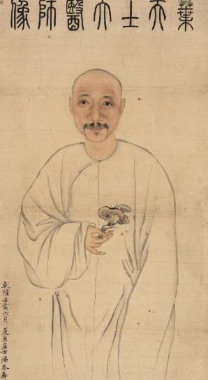 乾隆年间，一位幼儿误吞了一个鱼钩，母亲着急一拽，没想到勾得更紧了，孩子哇哇大哭。