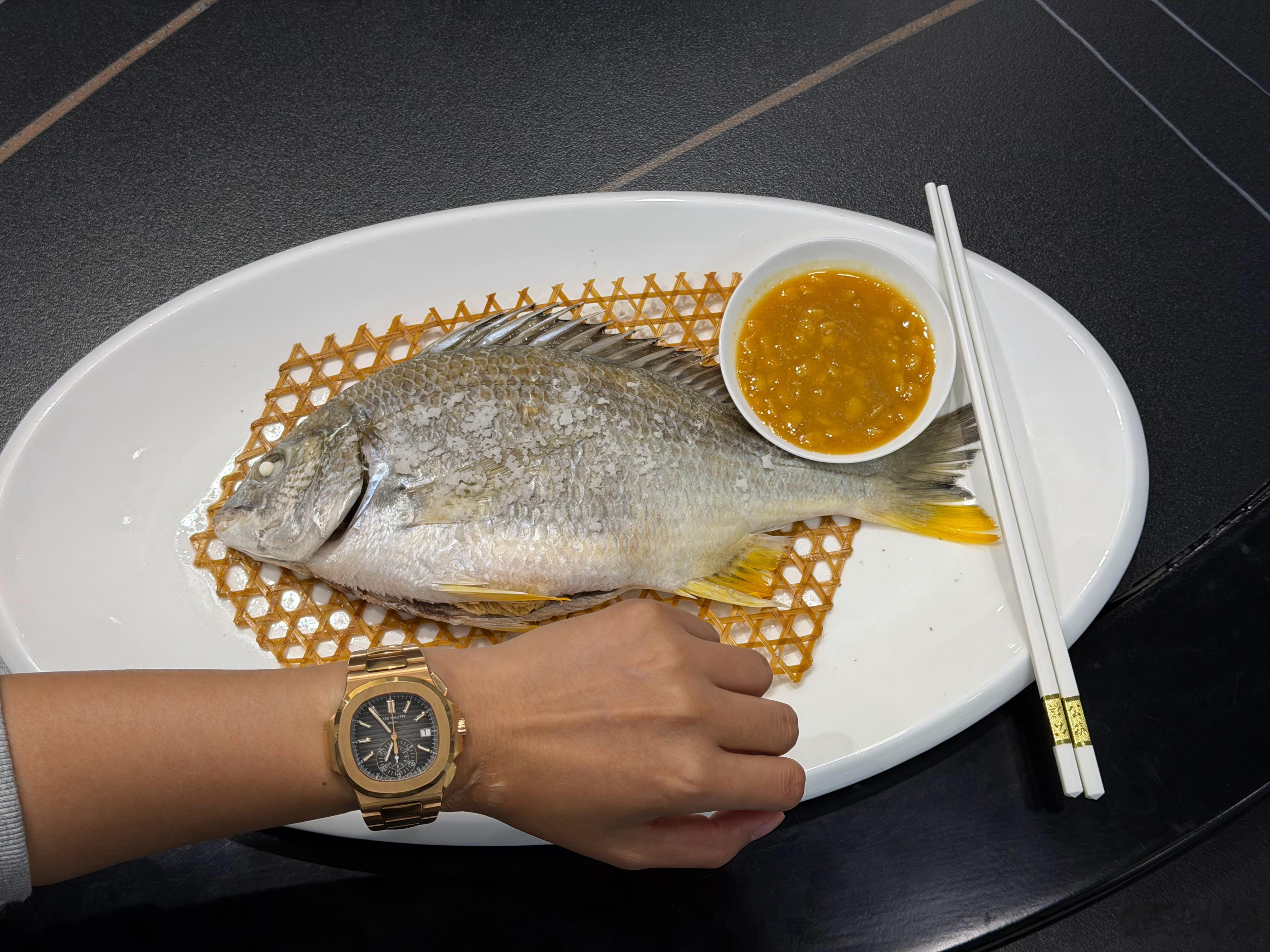 好不好容易进趟城,赶紧找好大哥带我来吃顿好的,吃饭这一块他还是太权威了,我自己是