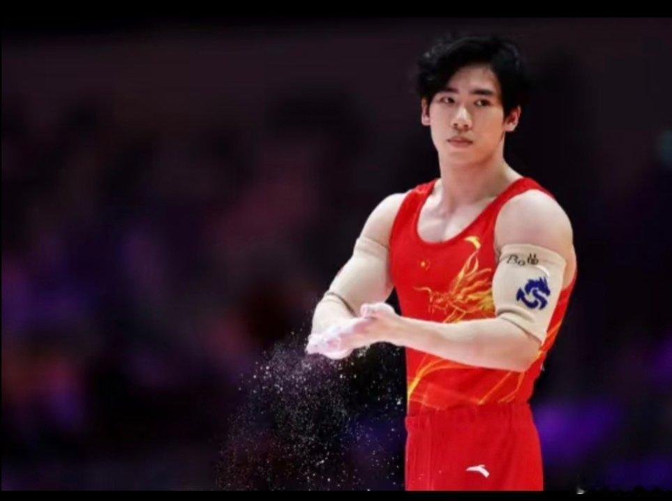 中国体操副领队肯定张博恒表现在2025年雅加达体操世锦赛上,张博恒以总成绩84.
